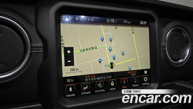 Jeep Wrangler 2022 — photo 14