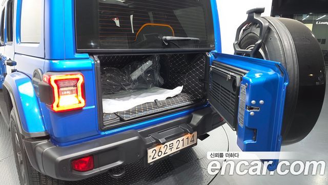 Jeep Wrangler 2022 — photo 20