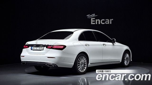 Mercedes-Benz E-Class 2021 — photo 2