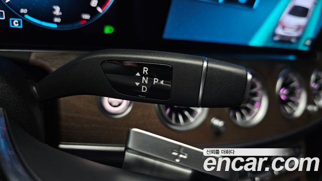 Mercedes-Benz E-Class 2021 — photo 9