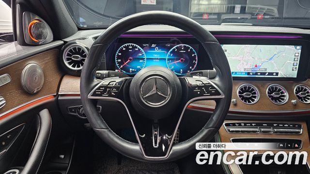 Mercedes-Benz E-Class 2021 — photo 13