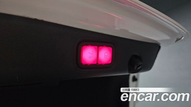 Mercedes-Benz E-Class 2021 — photo 20