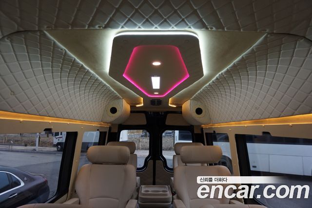 Mercedes-Benz Sprinter 2018 — photo 13