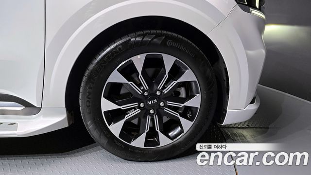 Kia Canival 2021 — photo 5