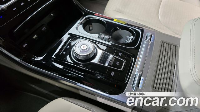 Kia Canival 2021 — photo 9