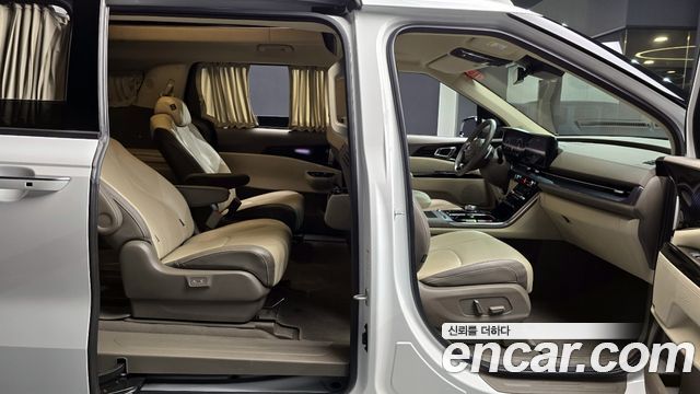 Kia Canival 2021 — photo 10