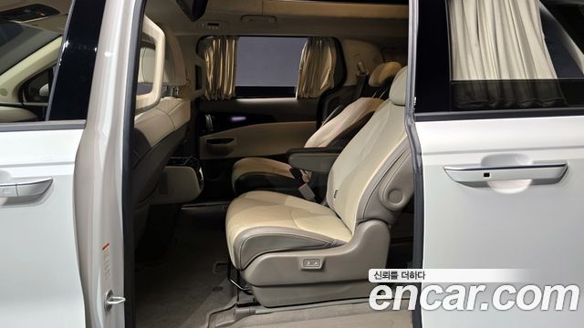 Kia Canival 2021 — photo 12