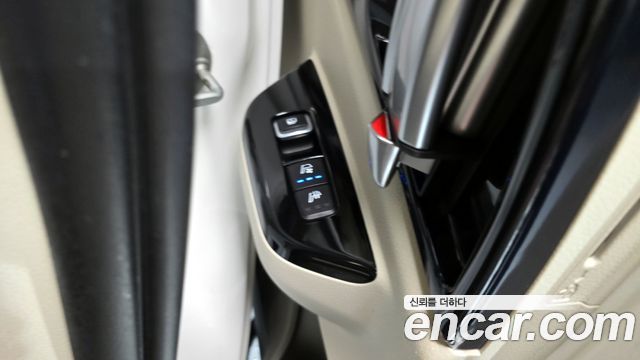 Kia Canival 2021 — photo 18