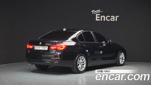 BMW 3-Series 2018 — photo 2