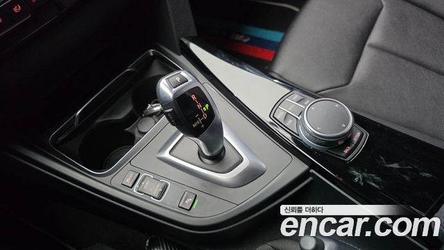BMW 3-Series 2018 — photo 9