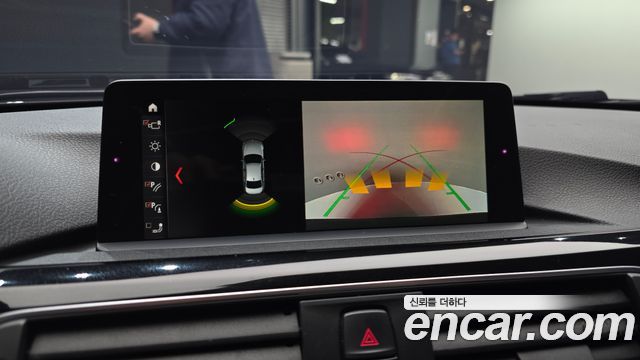 BMW 3-Series 2018 — photo 19