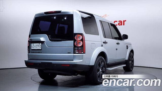 Land Rover Discovery 2016 — photo 2