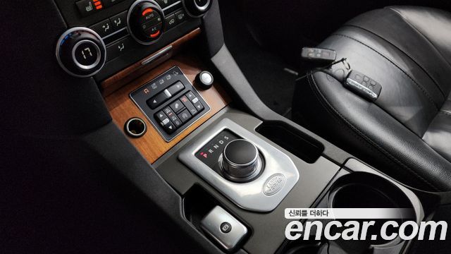 Land Rover Discovery 2016 — photo 9