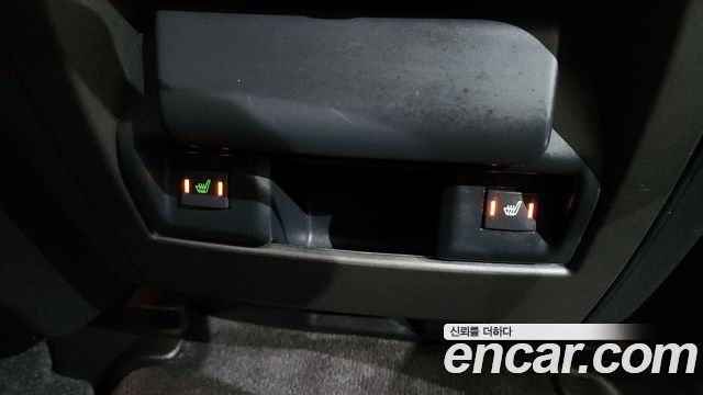 Land Rover Discovery 2016 — photo 18