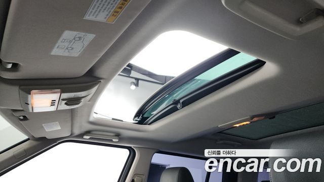 Land Rover Discovery 2016 — photo 19
