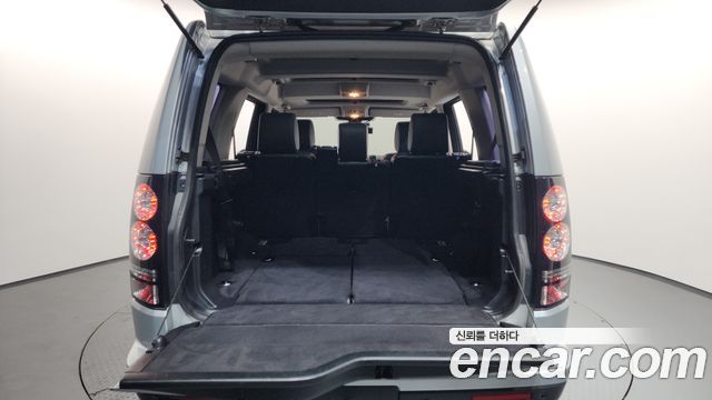 Land Rover Discovery 2016 — photo 20