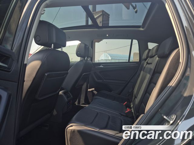 Volkswagen Tiguan 2018 — photo 10
