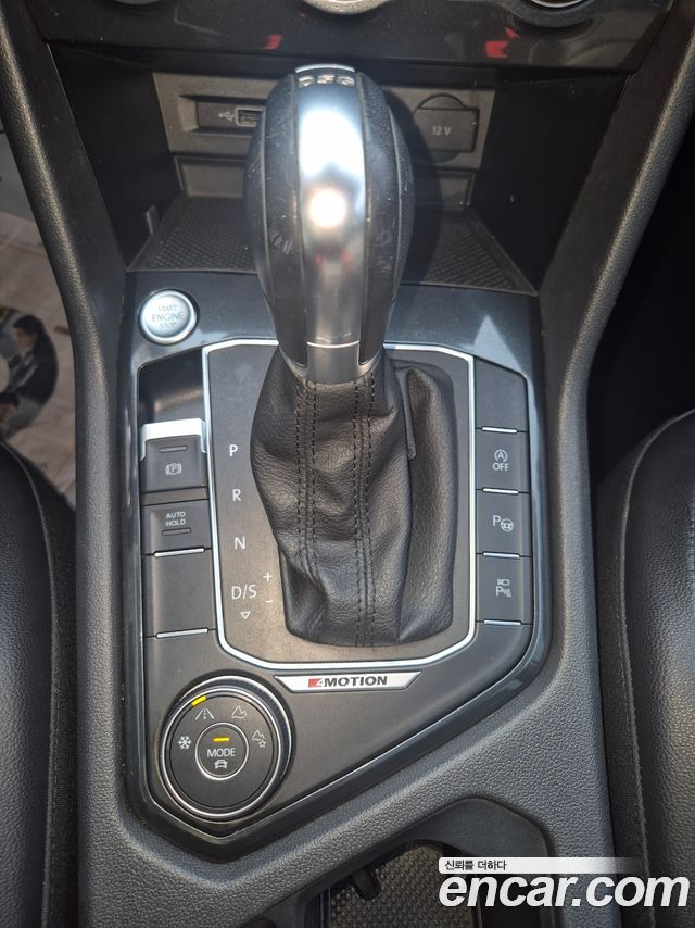 Volkswagen Tiguan 2018 — photo 15