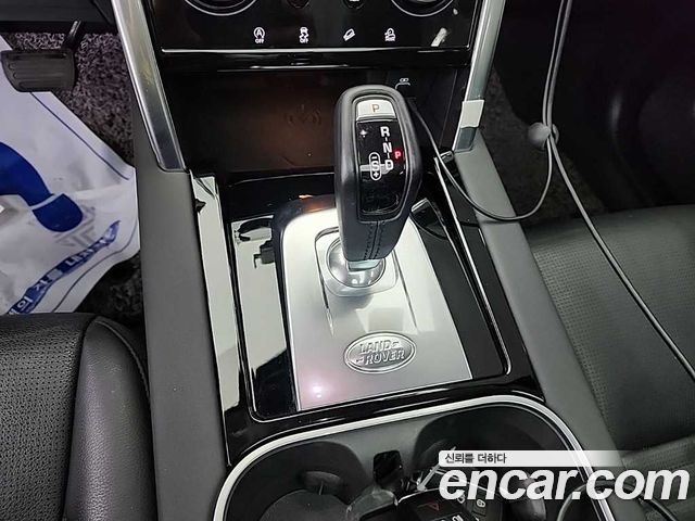 Land Rover Discovery Sport 2021 — photo 8