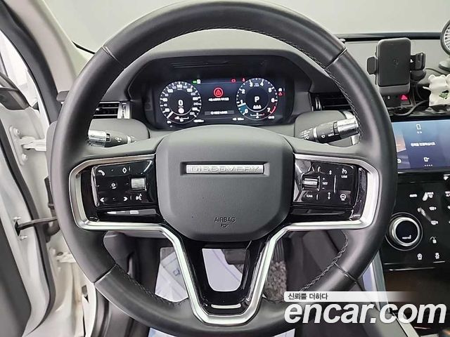 Land Rover Discovery Sport 2021 — photo 9