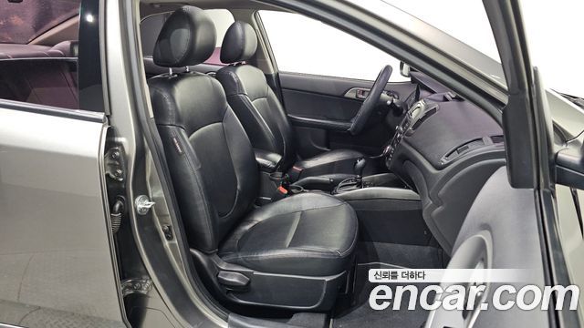Kia Porte 2011 — photo 12