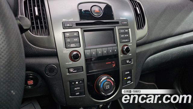 Kia Porte 2011 — photo 18
