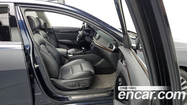 Kia K7 2018 — photo 11