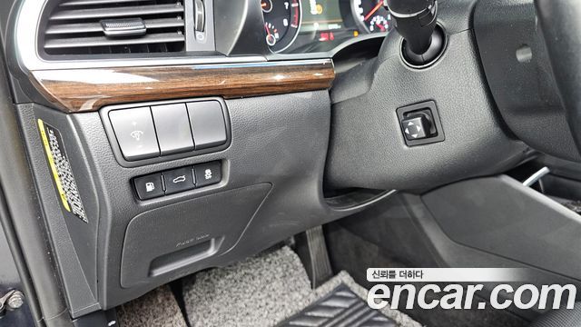 Kia K7 2018 — photo 13