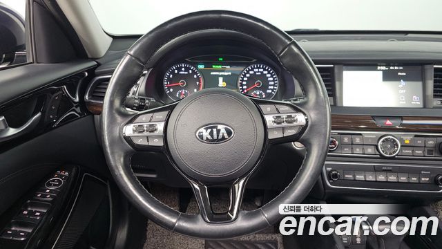Kia K7 2018 — photo 14