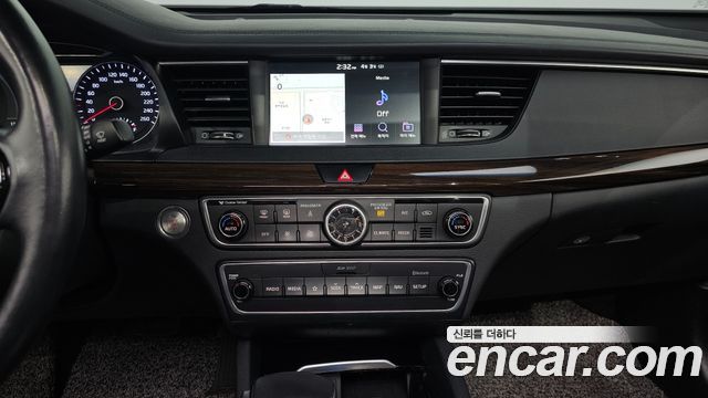 Kia K7 2018 — photo 15
