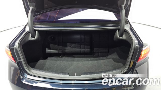 Kia K7 2018 — photo 20