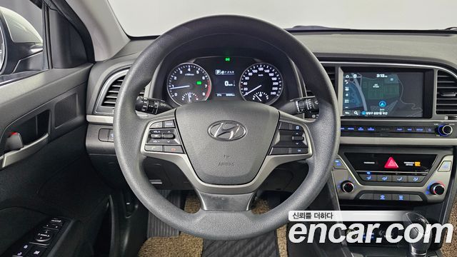 Hyundai AVANTE 2018 — photo 16