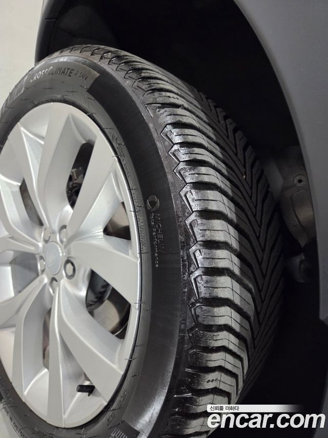 Land Rover Discovery Sport 2023 — photo 19