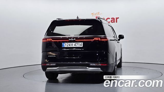 Kia Canival 2023 — photo 4