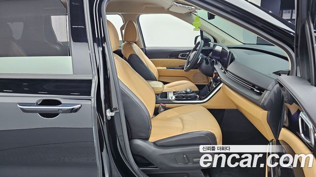 Kia Canival 2023 — photo 10