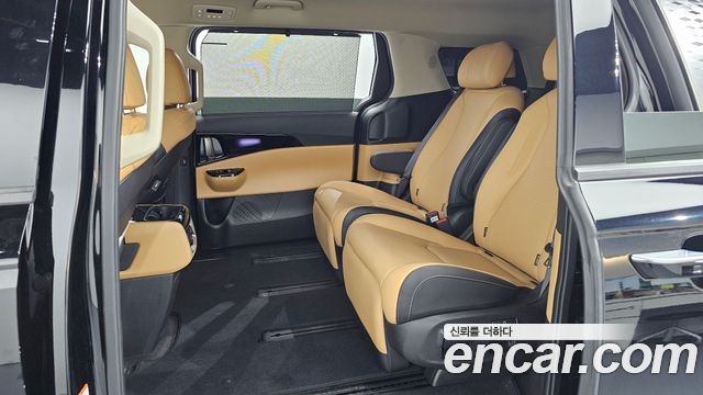 Kia Canival 2023 — photo 12