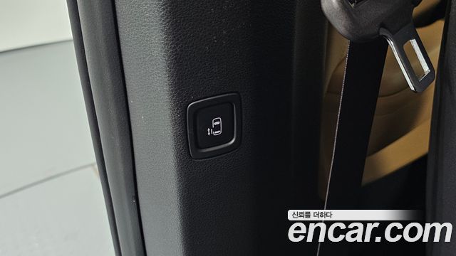 Kia Canival 2023 — photo 19