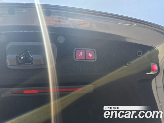 Mercedes-Benz S-Class 2019 — photo 18