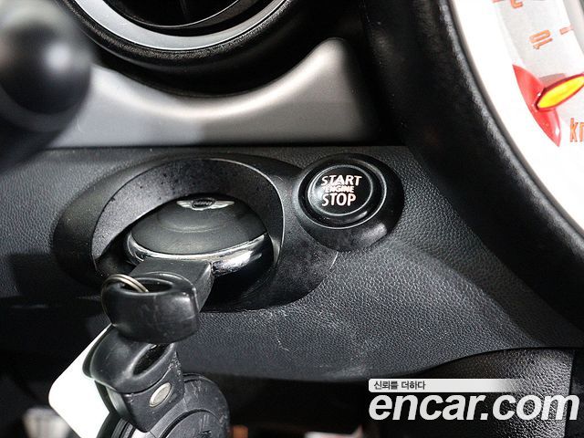 Mini Cooper 2012 — photo 17