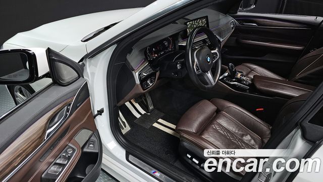 BMW Gran Turismo 2020 — photo 11