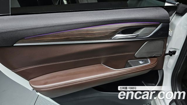 BMW Gran Turismo 2020 — photo 19