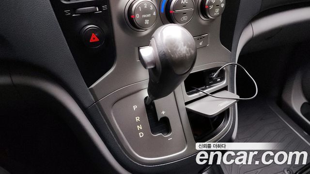 Hyundai Starex 2013 — photo 9