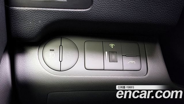Hyundai Starex 2013 — photo 17