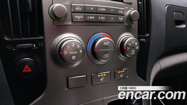 Hyundai Starex 2013 — photo 19