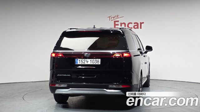 Kia Canival 2021 — photo 4