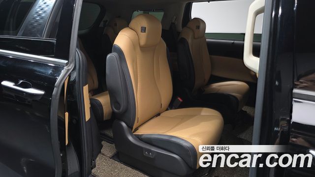 Kia Canival 2021 — photo 12