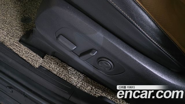 Kia Canival 2021 — photo 17