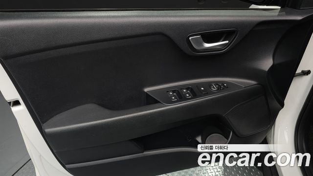 Kia Stonic 2019 — photo 18