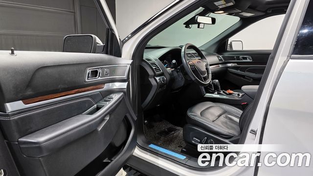 Ford Explorer 2018 — photo 11