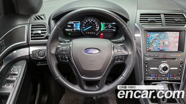 Ford Explorer 2018 — photo 13